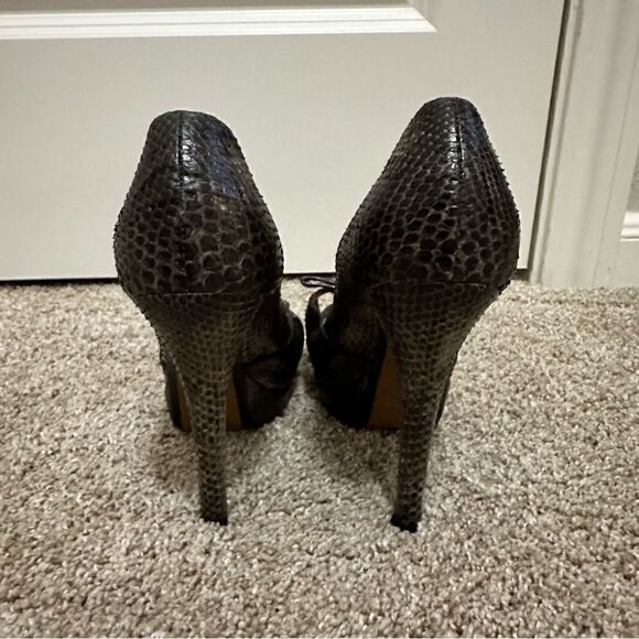 FENDI Black and Silver Snakeskin Bow Peep Tow Platform High Heels Pumps Size 37 - Picture 7 of 9